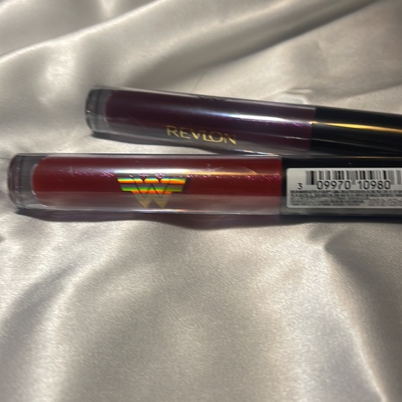 ✨SOLD ✨Revlon x WW84 Wonder Woman Warrior Glitter Lipcolor - Picture 5 of 7
